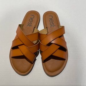 Amalfi Nest NWOT Size 8 Cute Sandals Slip Ons
